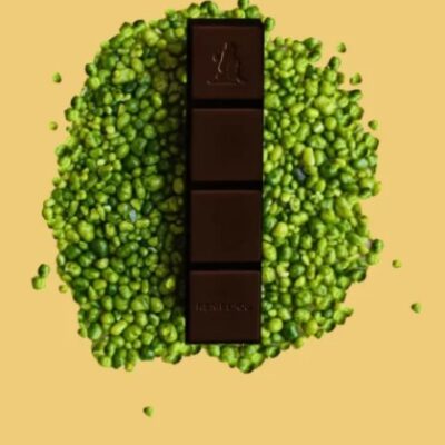 MOVE - Premium Dark Chocolate with Hemp Seed Oil, Hazelnut and Mango
